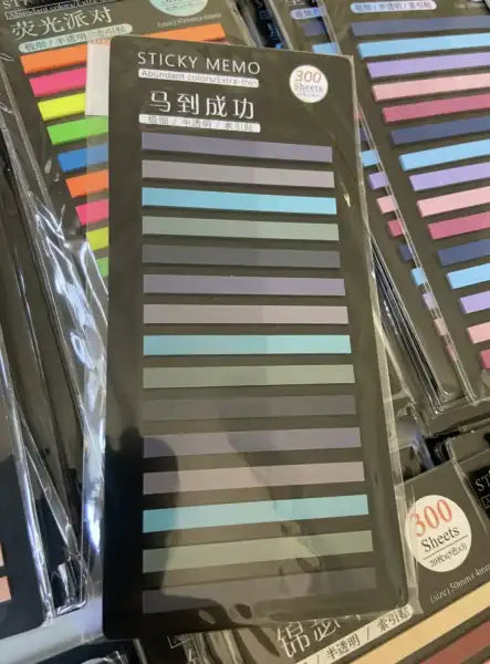 Packaged transparent sticky tabs for books and notes, colorful and self-adhesive Packaged transparent sticky tabs for books and notes, colorful and self-adhesive