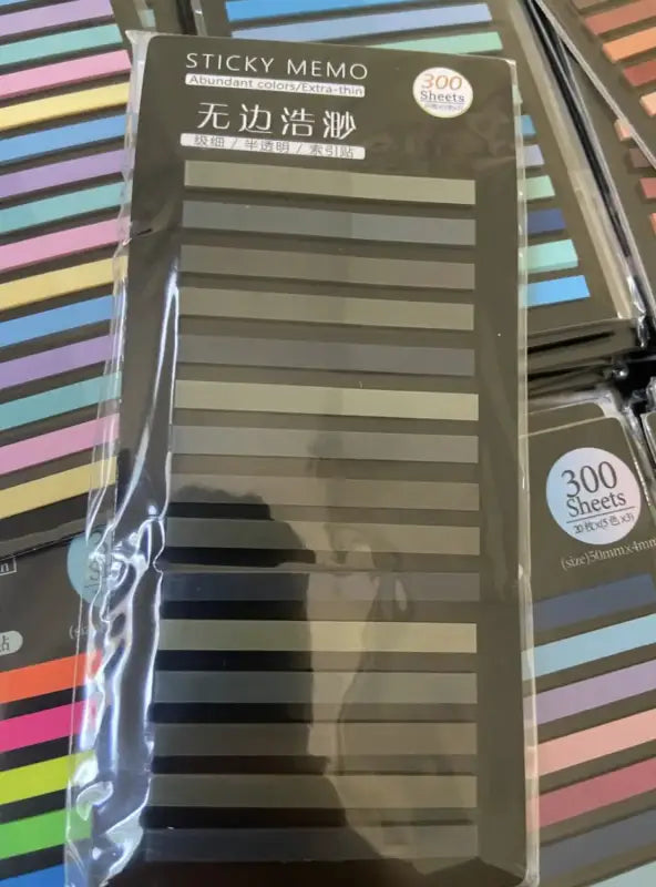 Packaged gray transparent sticky tabs for books and notes, 300 colorful index strips Packaged gray transparent sticky tabs for books and notes, 300 colorful index strips