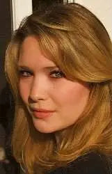 Blonde-haired woman’s portrait from Sarah J Maas Crescent City fantasy series books