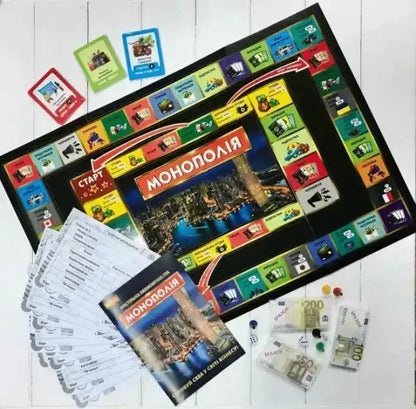 Monopoly board game with property trading, vibrant cityscape, Russian text